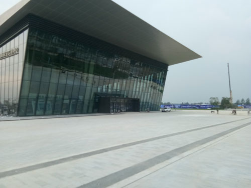 機(jī)場分隔燈帶